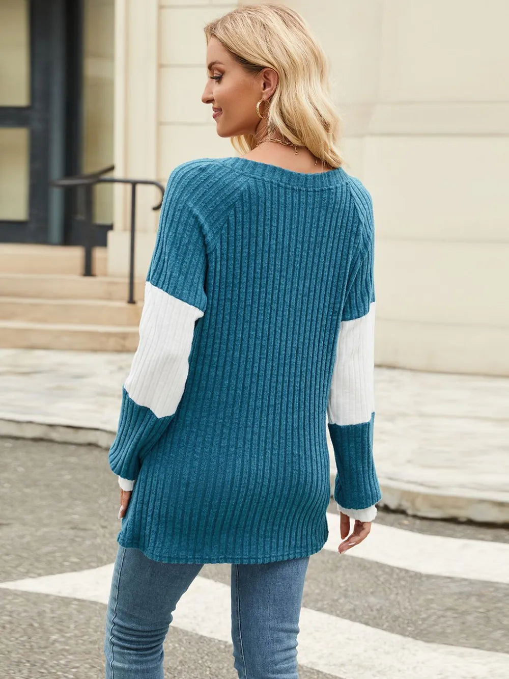 Long sleeved V-neck contrasting loose T-shirt button top for women